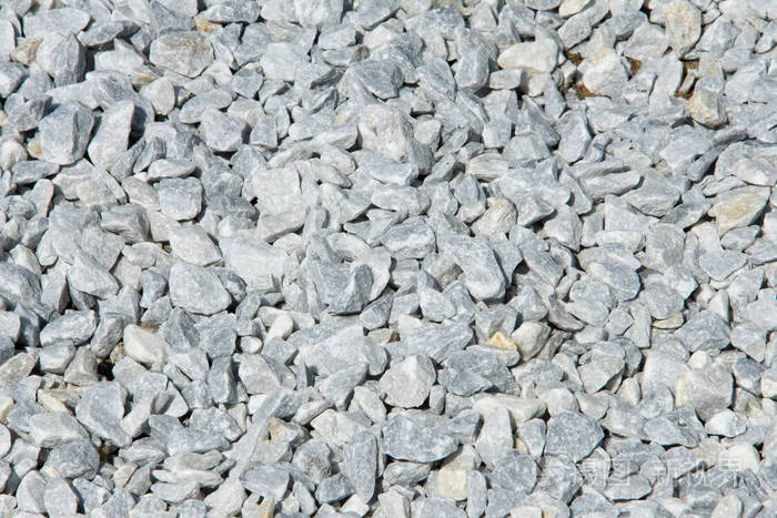 石灰岩的一种坚硬的结晶变质形态,通常为白色,有斑纹或条纹