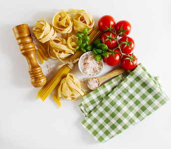美味多彩意大利美食新鲜概念与各种面食