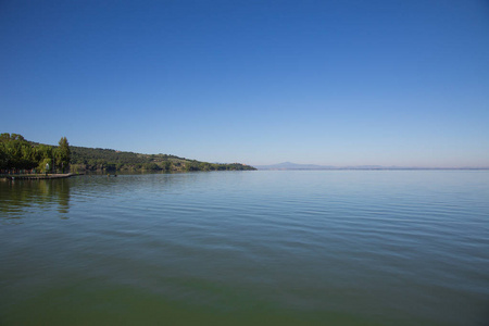 特拉西梅湖的视图