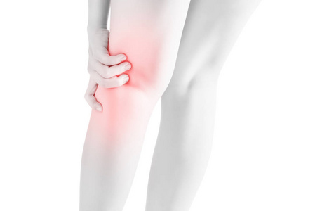 腿被隔绝在白色背景上的女人可折叠关节的急性疼痛。白色背景上剪切路径