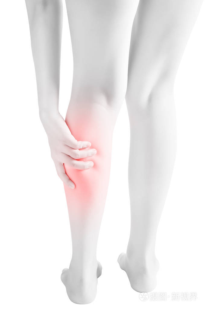 在白色背景上孤立女人小腿的急性疼痛白色背景上剪切路径