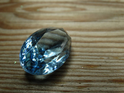 创业板石蓝宝石海蓝宝石钻石珠宝集团