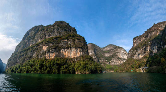 重庆巫山大宁河河三三峡峡谷图片