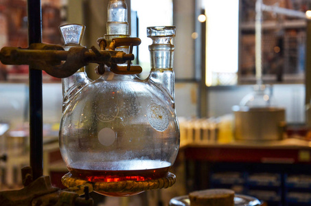 梨子水生产的香水水蒸馏器照片