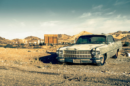死亡谷附近的废弃的车