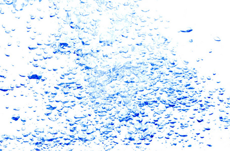 溅水蓝色与白色背景上的空气泡沫