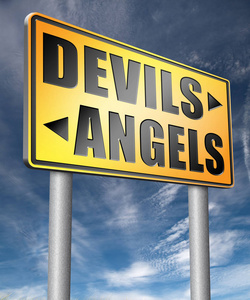魔鬼和天使的路标图片