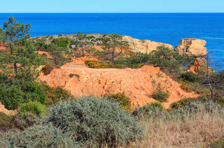 大西洋岩石海岸景观葡萄牙阿尔加维。
