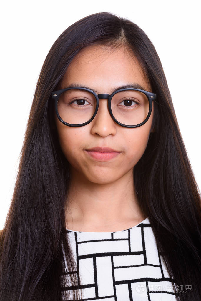 年轻亚洲青少年书呆子女孩的脸