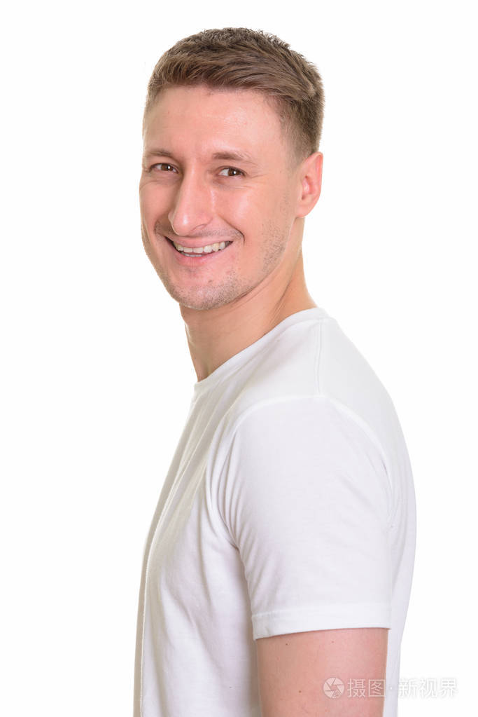 快乐英俊的白种人男子