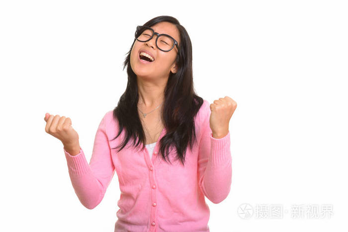 年轻快乐的亚洲女人很兴奋的样子