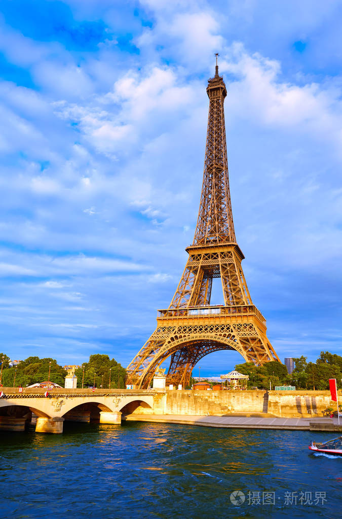 在日落巴黎埃菲尔铁塔法国