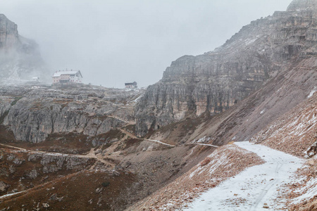 在优美的环境中白云岩 Tre 犯罪 di Lavaredo