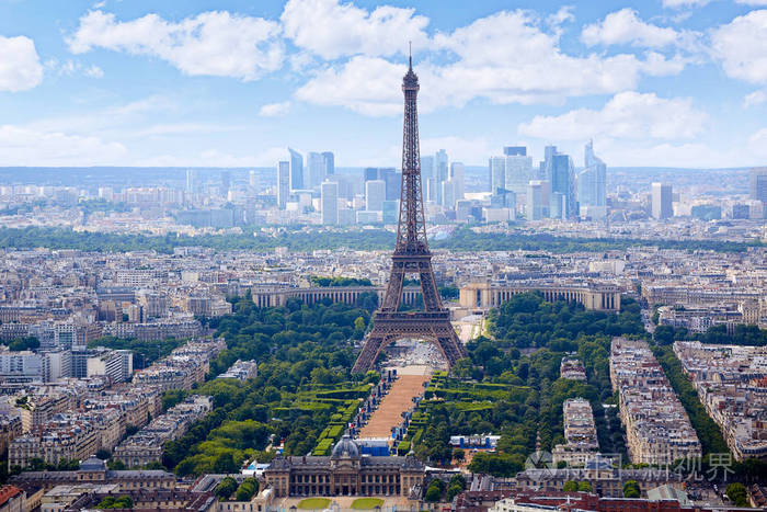 巴黎埃菲尔铁塔和天际线的空中法国