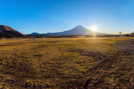 日出在富士山地场