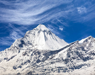 道拉吉里山，唐古拉山为视角