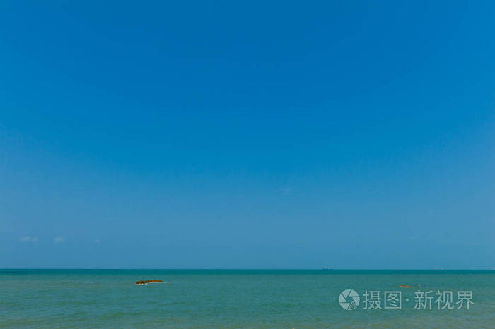 美丽的海景海地平线和蓝天