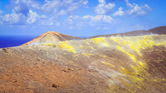 Sic 景观丰富多彩火山口维苏威岛上视图