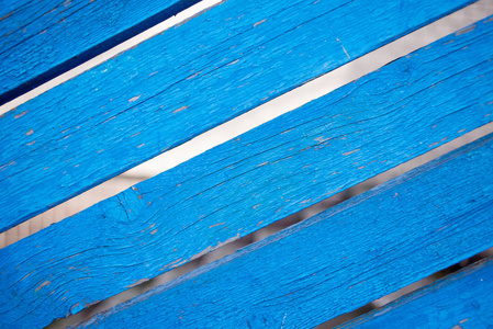 旧的板漆为蓝色