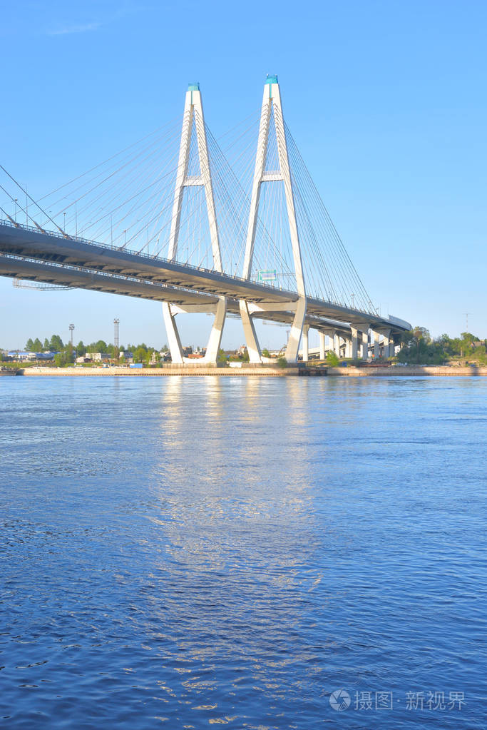 圣彼得堡的斜拉桥照片-正版商用图片0xr5et-摄图新视界