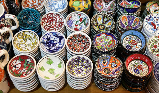 在义卖的土耳其陶瓷
