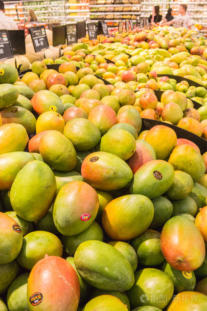 在超市里的芒果