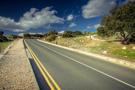 乡间马路图片-乡间马路素材-乡间马路插画-摄图新视界