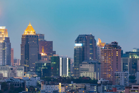 城市办公大楼灯光夜景