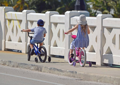 儿童自行车使用培训车轮