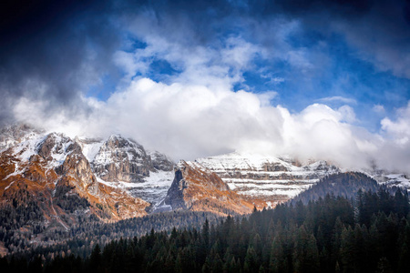美丽的山景观，阿尔卑斯山 白云岩 意大利