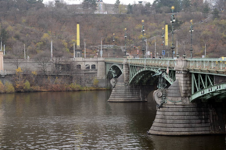 契诃夫在伏尔塔瓦河河上的桥图片