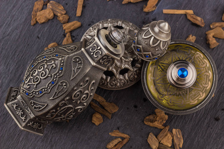 银的东方艺术阿拉伯洪亮香水