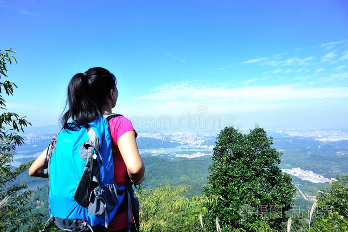 美女登山图片网站_爬山的美女风景图片 美女登山图片网站_爬山的美女风景图片