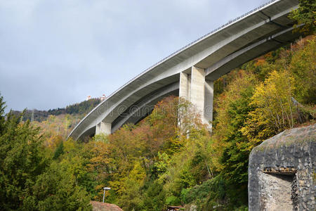 山上的高速公路