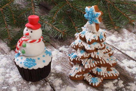 雪人松饼和圣诞树