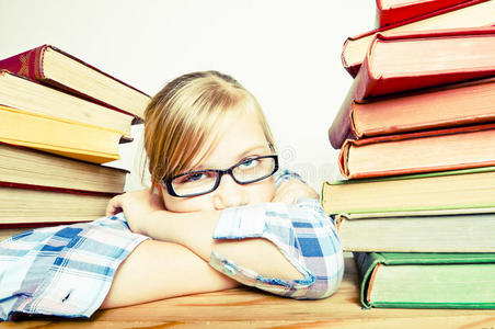 懒惰的孩子照片