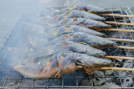 泰国菜烤鲶鱼图片