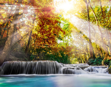 伊拉旺瀑布照片