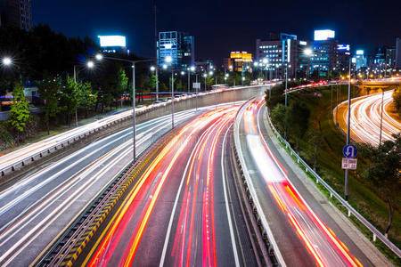 首尔有高速公路