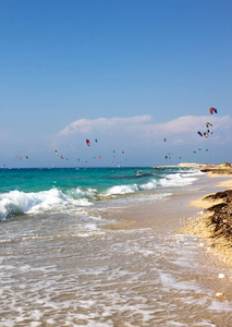 在莱夫卡达岛上，希腊的 Kitesurfers