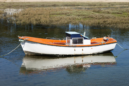 ramallosa在 ramallosa,nigran,庞特维德拉的沼泽地里的老船照片