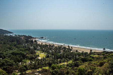 瓦加托海滩，从 Chapora 堡在北印度果阿的鸟瞰图