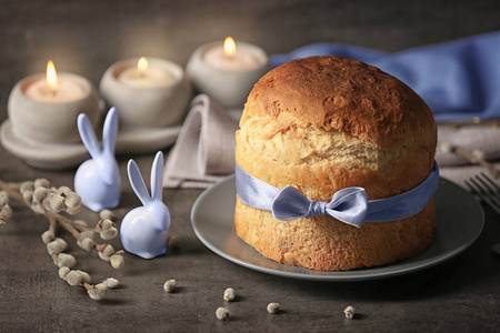 板和兔的复活节蛋糕
