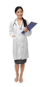 女性医生站在白色背景
