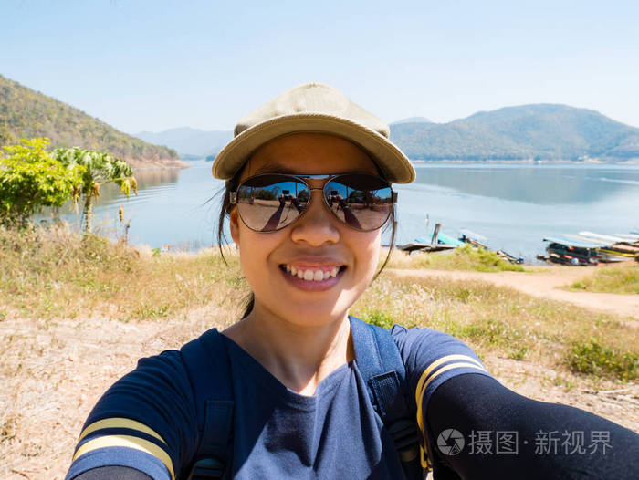 女生旅游照片 自拍图片