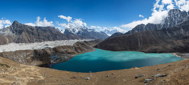 戈焦湖，珠穆朗玛峰地区尼泊尔的全景视图