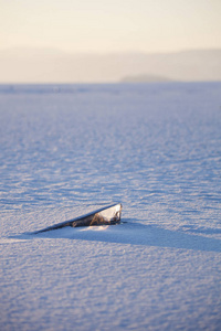 冰上贝加尔湖，冬天。日落景观