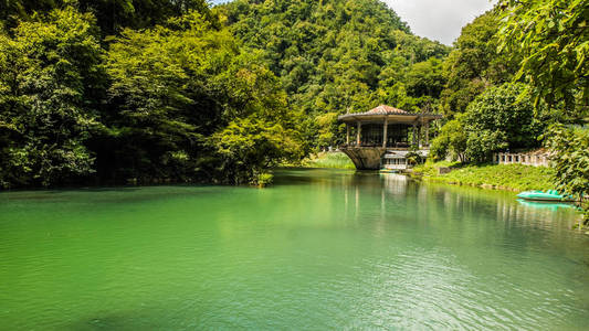 在新阿陀斯山城市景观图片