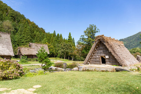 传统的日本白川乡村