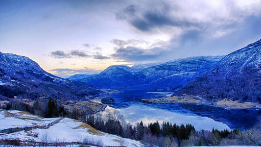 在挪威 Sognefjord